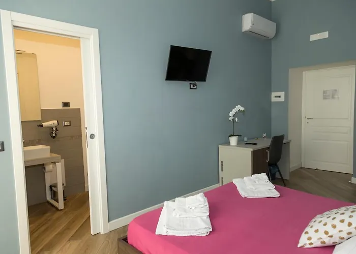 Отель Garibaldi 2*