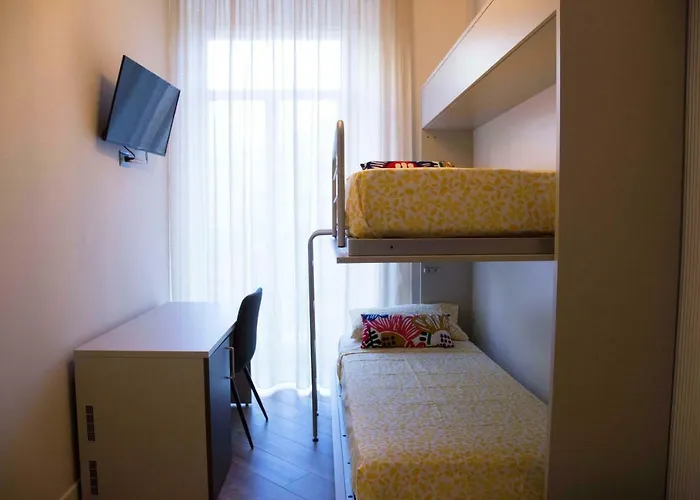 Garibaldi 2* Неаполь