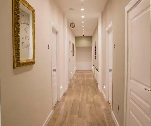 Garibaldi Отель Неаполь