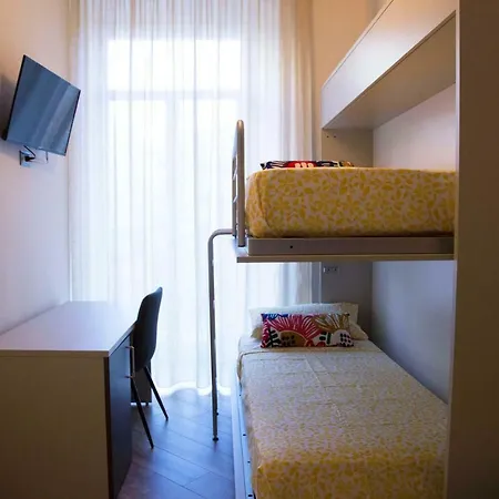 Garibaldi 2* Nápoles